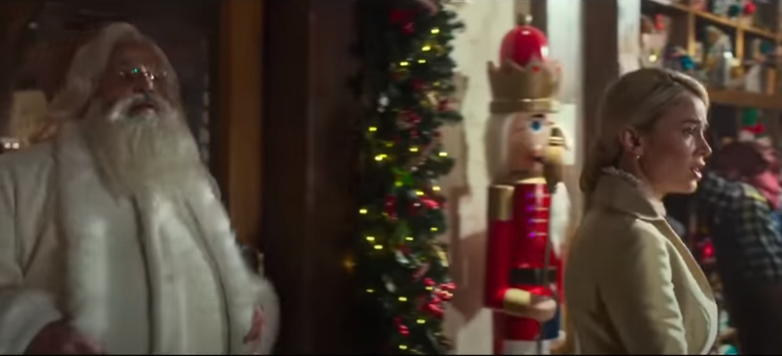 dal film Chi ha incastrato Babbo Natale? Con Babbo Natale e sua nipote Assia, interpretati da Christian De Sica e Diletta Leotta.